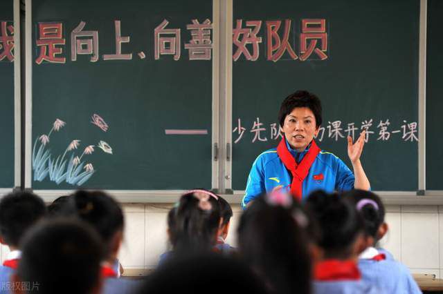 若在新的比赛时间无法现场观赛的观众，可以在相应渠道进行退票。